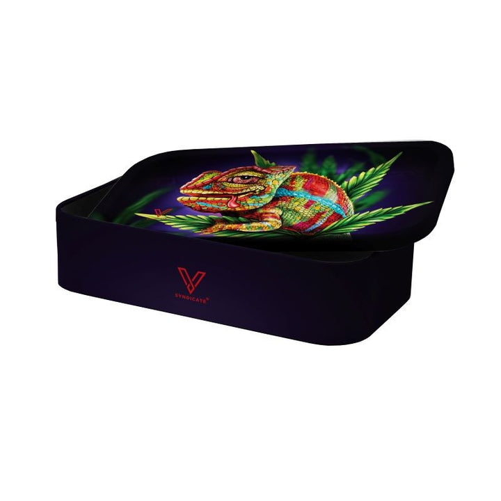 V Syndicate Syndicase 2.0 Rolling Tray Box mit buntem Chamäleon-Motiv auf dem Deckel