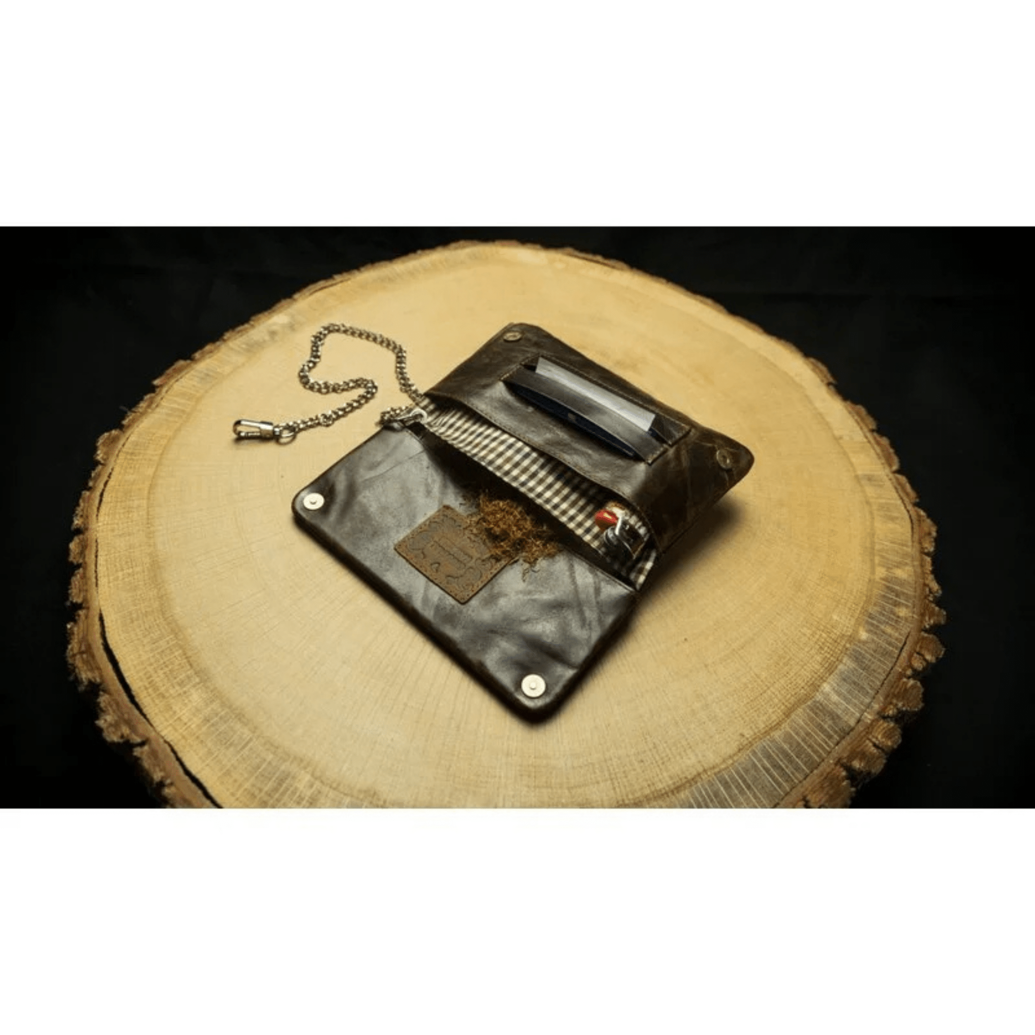 Detailansicht Tabakbeutel und Zubehörfach im Kavatza Portemonnaie