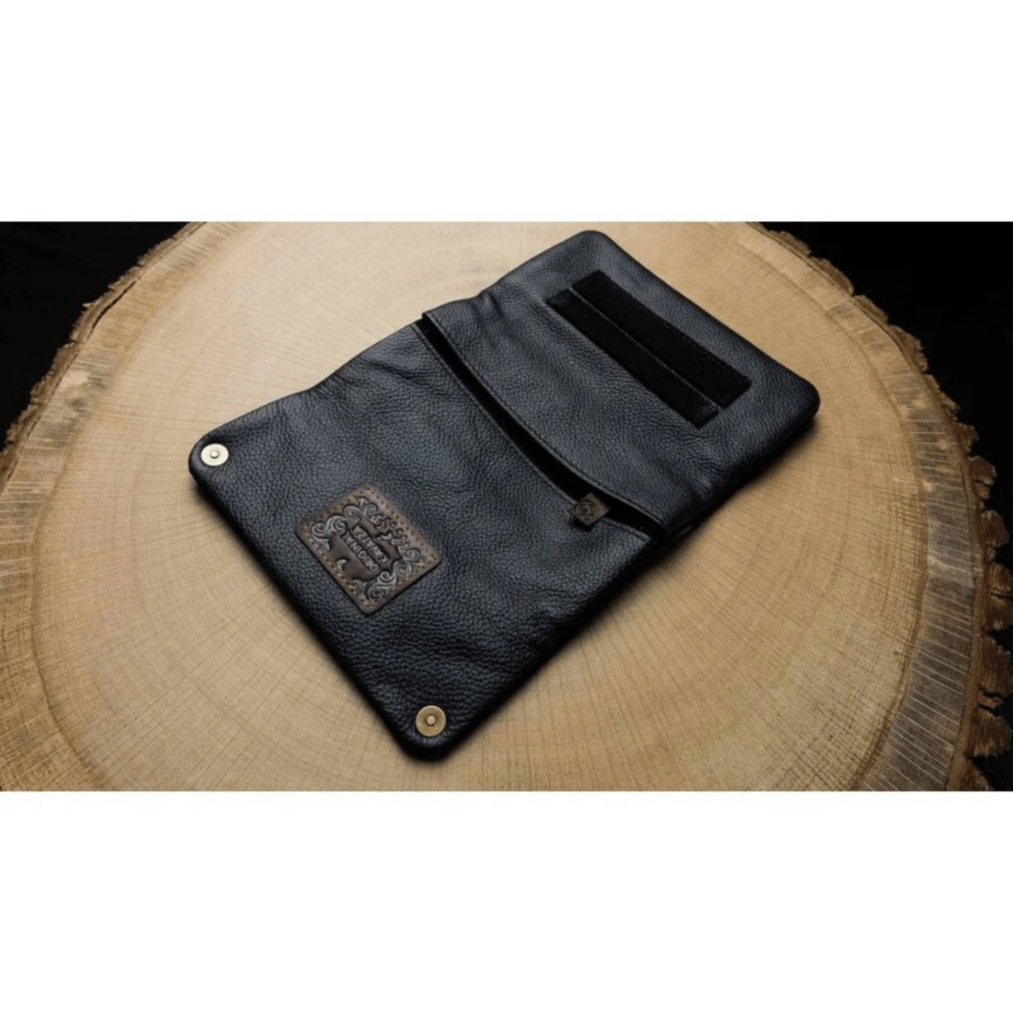 Kavatza - Tabaktasche MANOUSO - Black kaufen bei rauchwerk.ch