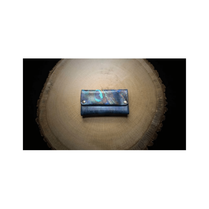 Kavatza Tabaktasche PU Peacock Blue, geschlossen von vorne
