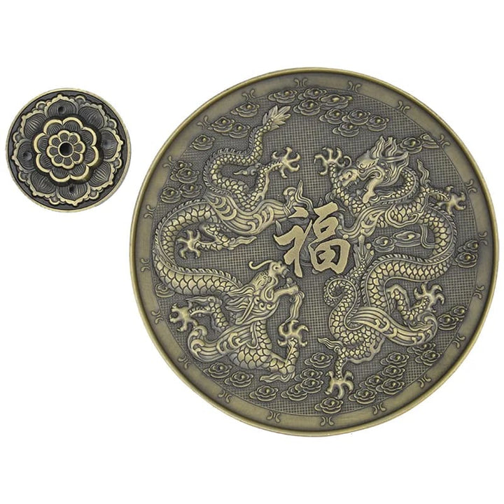 Detailansicht chinesischer Drache Relief am Räucherstäbchenhalter