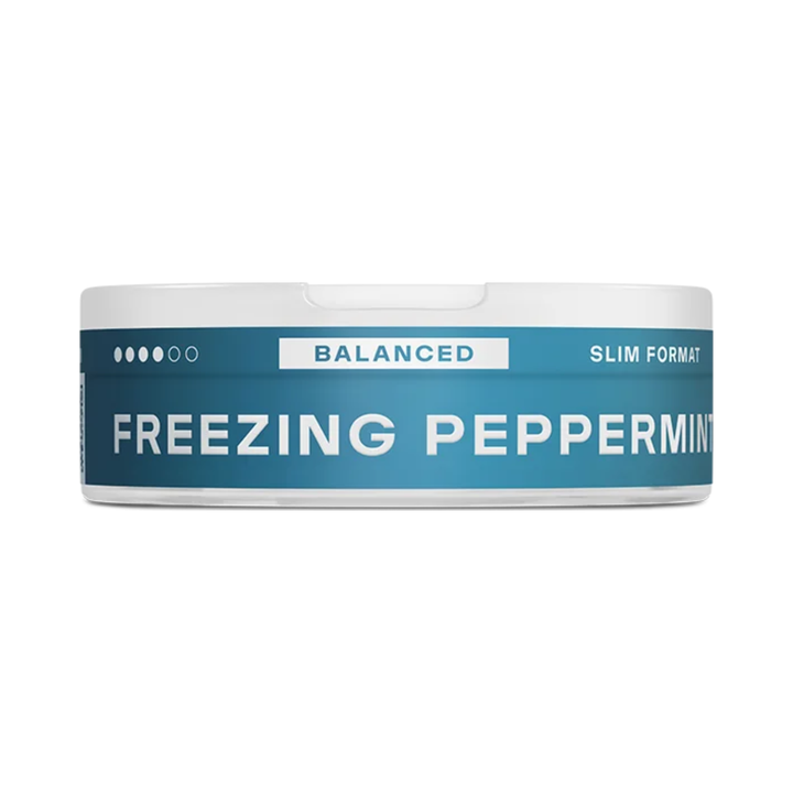 Geöffnete VELO Freezing Peppermint Dose mit Pouches