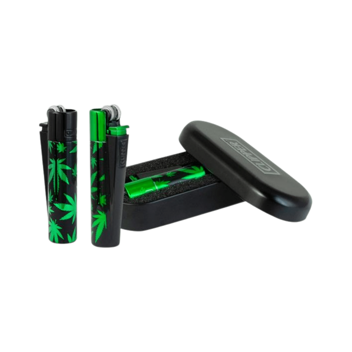 Clipper Metal Leaves Green Metall Feuerzeug mit Hanfblatt-Motiv