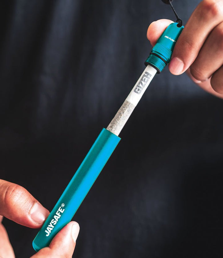 JAYSAFE Joint Tube Blue geöffnet, Innenraum und Deckel sichtbar