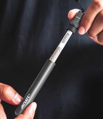 JAYSAFE Joint Tube Carbon geöffnet, Innenraum und Deckel sichtbar