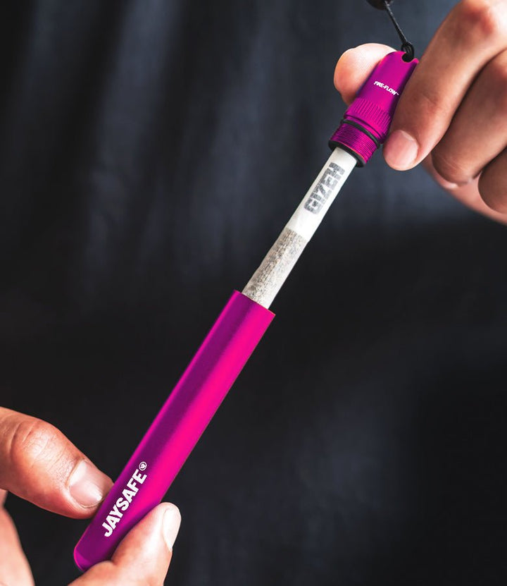 JAYSAFE Joint Tube Pink geöffnet mit Silikon-Inlay im Deckel