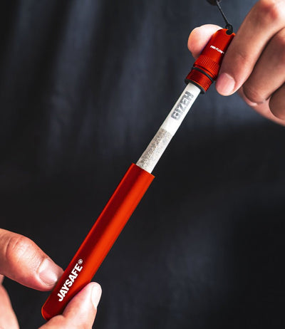 JAYSAFE Joint Tube Red geöffnet mit Silikon-Inlay im Deckel