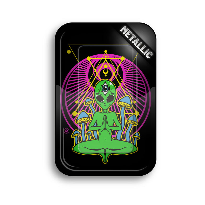 FireFlow Rolling Tray Metallic mit meditierendem Alien und Pilzen auf Schwarz