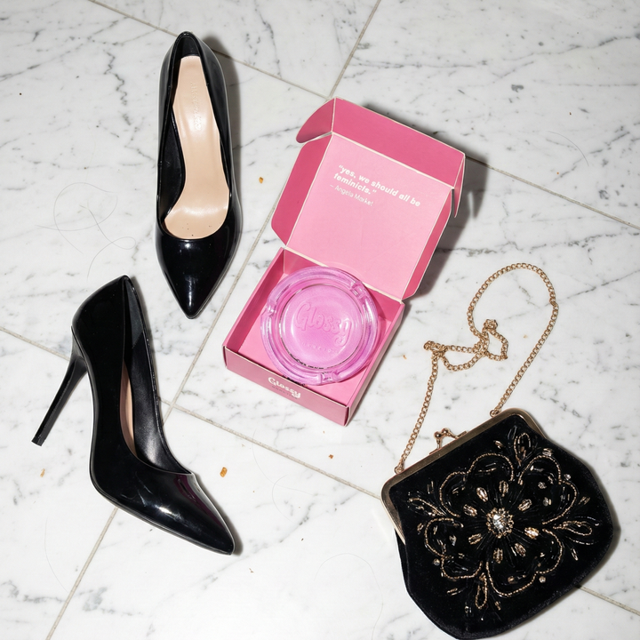 Glossy Genetics Glas-Aschenbecher in pinker Box auf Marmor