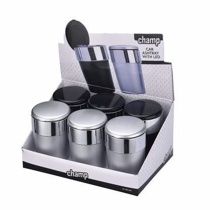 Autoaschenbecher mit LED im Getränkehalter im Auto