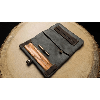 Geöffnete Kavatza Joint Tasche mit Drehunterlage und Blättchenhalter