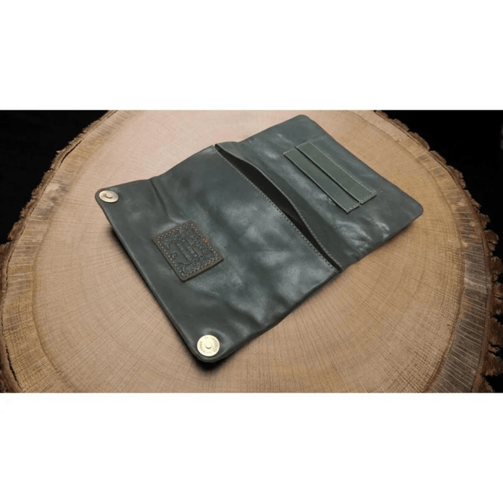 Geöffnete Kavatza Tabaktasche Jade mit Innenfächern