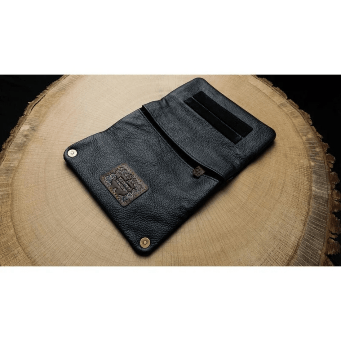 Kavatza - Tabaktasche MANOUSO - Black kaufen bei rauchwerk.ch