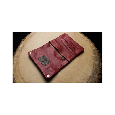 Geöffnete Kavatza Tabaktasche Flamenco mit Innenfächern und Halter