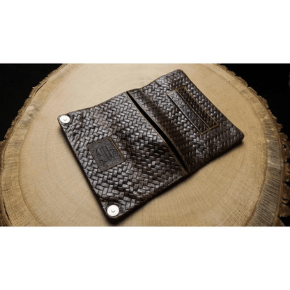 Geöffnete Kavatza Tabaktasche Woven Havana mit Innenfächern