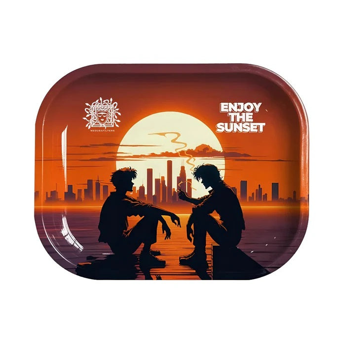 MedusaFilters Rolling Tray Sunset mit zwei Silhouetten vor Skyline und Enjoy the Sunset Schriftzug