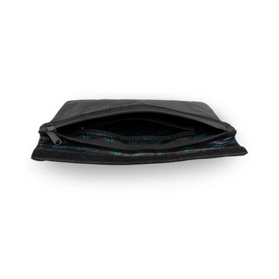 PURIZE Aktivkohletasche M Black Display mit mehreren Taschen