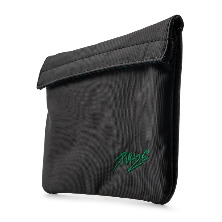 PURIZE geruchsdichte Tasche M Black Detailansicht