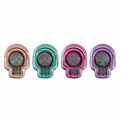 Display mit 6 farbigen Glas-Aschenbechern in Schädelform