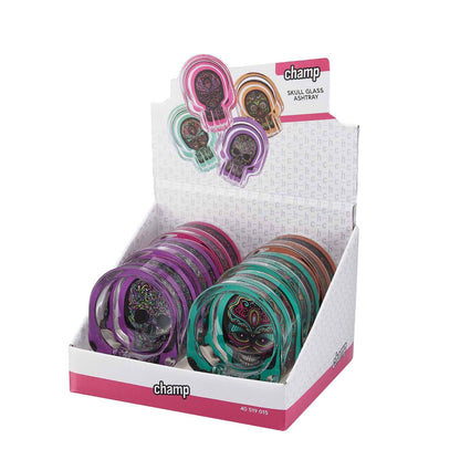 Farbiger Glas-Aschenbecher in Schädelform von Skull