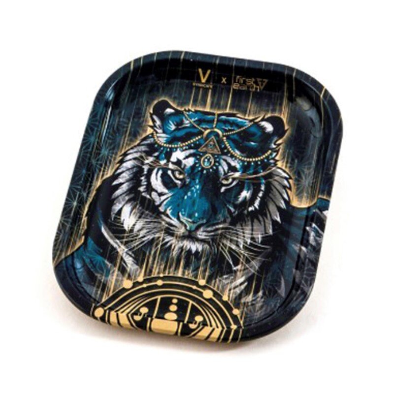 Detailansicht des Tiger Motivs auf dem Metall Rolling Tray