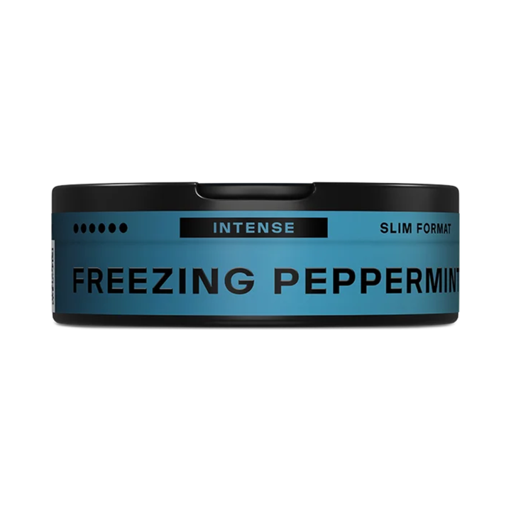 Geöffnete VELO Freezing Peppermint Dose mit Pouches