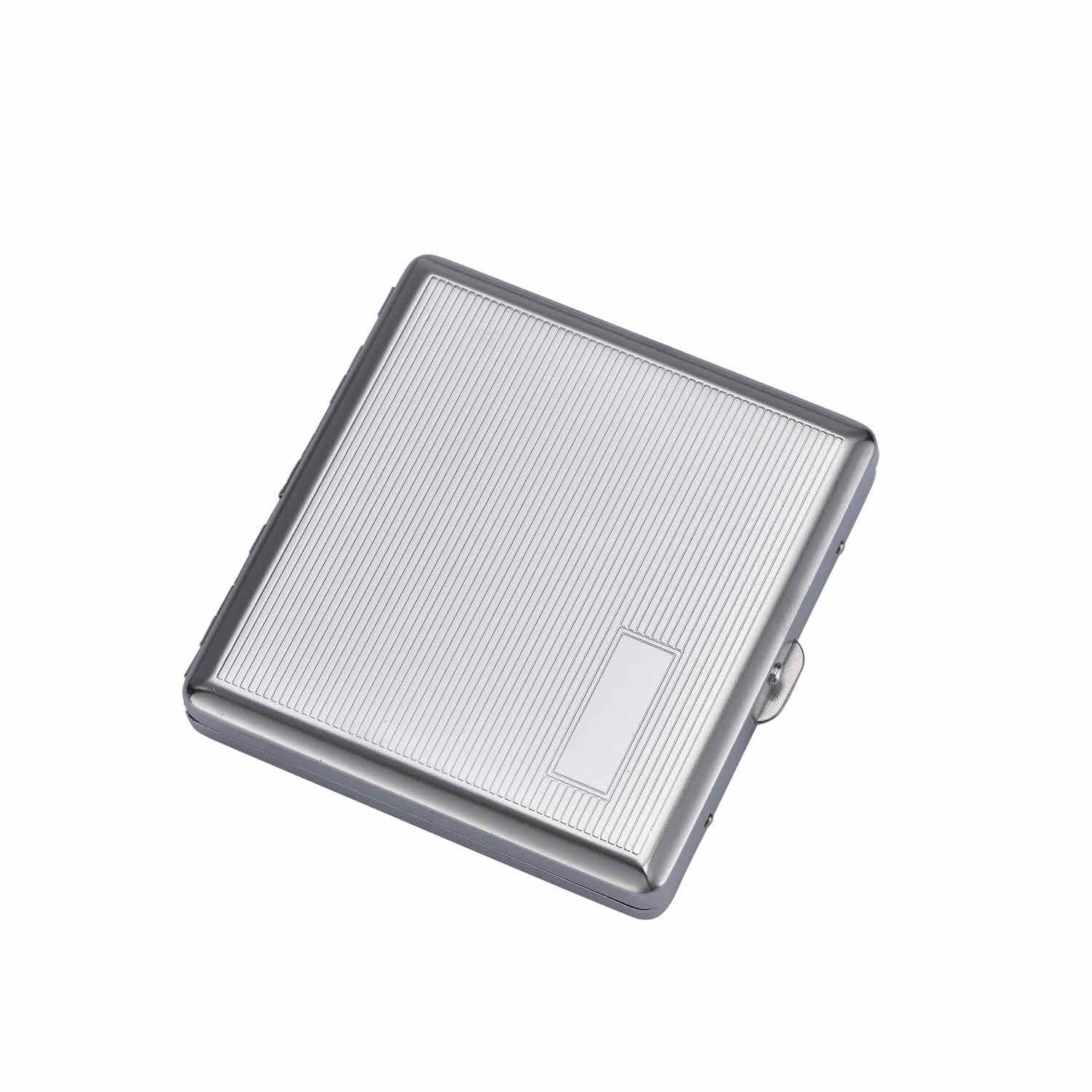 Offenes 20er Zigarettenetui, Innenansicht aus Metall