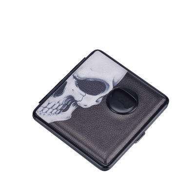 Offenes 20er Zigarettenetui Totenkopf, Innenansicht aus Metall