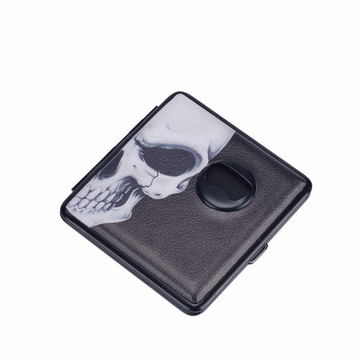 Offenes 20er Zigarettenetui Totenkopf, Innenansicht aus Metall